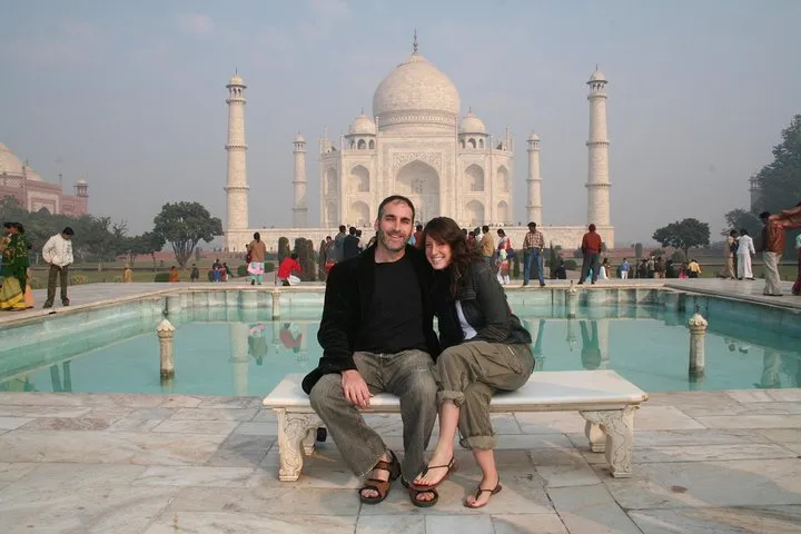Private Local Agra Sightseeing Tour with Lunch & Entry Fee