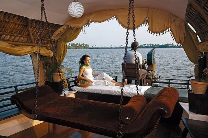 Backwaters by Houseboat & Fort Kochi Tour from Cochin