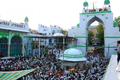 Full-Day Excursion of Two Holy Cities of Different Faith - Ajmer and Pushkar