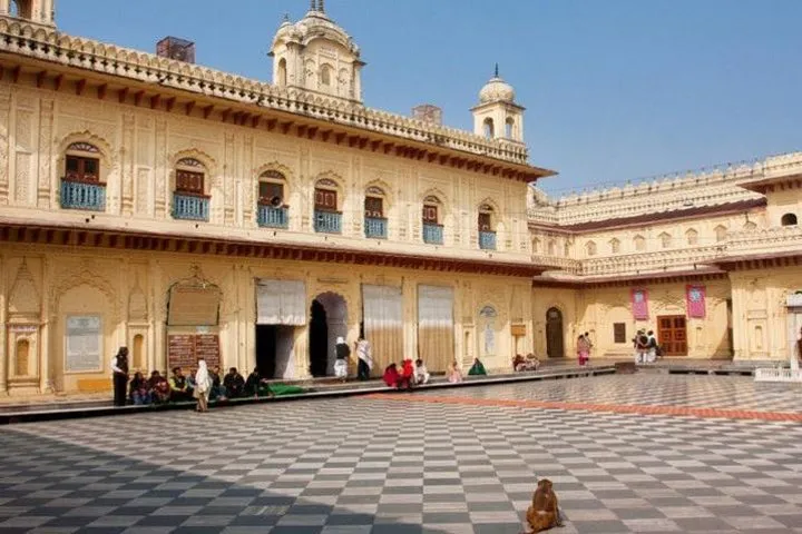 Ayodhya Tour From Lucknow (Same Day)