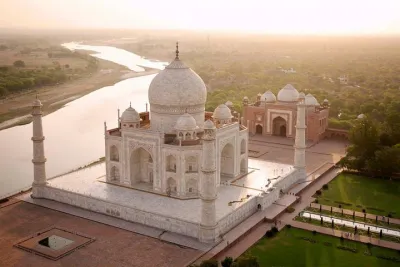 Private Agra Full-Day Tour Via Abhaneri Step Well from Jaipur With Lunch