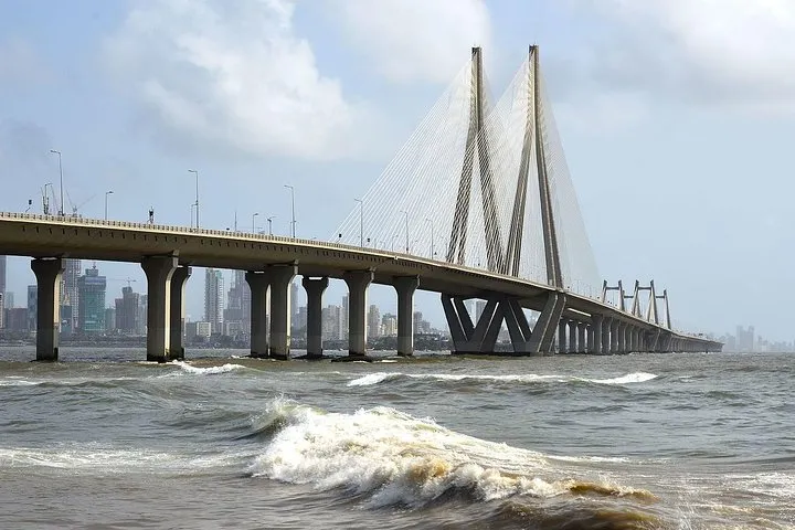 An Evening at Shree Siddhivinayak and the Bandra-Worli Sea Link
