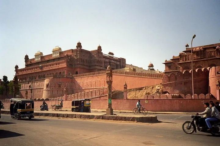 Bikaner Heritage Walking Tour with Private Transfer