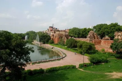 Hauz Khas Village - a Blend of Ancient and Modern Delhi