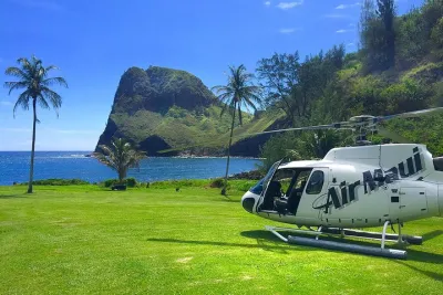 West Maui and Molokai with Oceanfront Landing Helicopter Tour