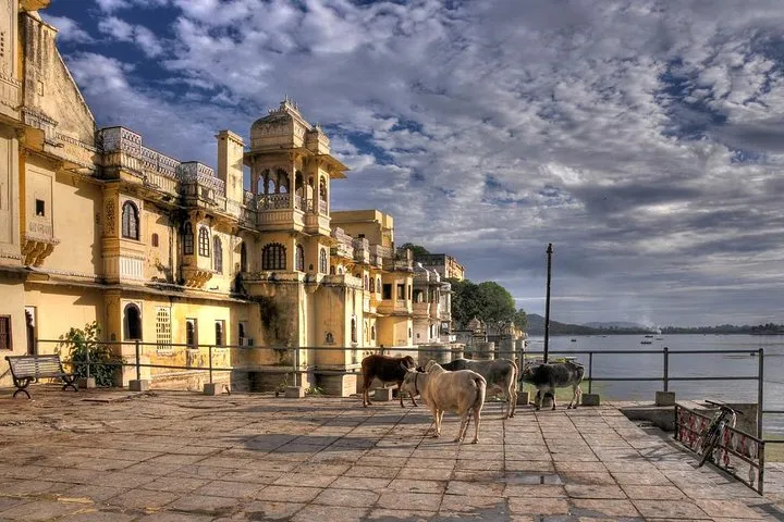 Royal Majestic Udaipur City Palace Grandeur & Jagdish Temple