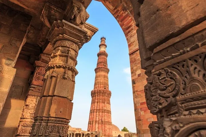 Private Delhi Tour: Lotus Temple, Qutub Minar and Dilli Haat