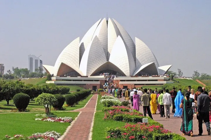 Private Delhi tour with Lotus Temple, ISKCON and Connaught Place with Dinner