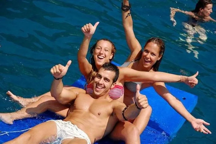 Barcelona Catamaran Party Tour For Young People