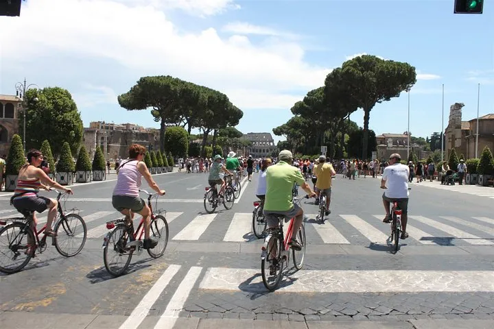 Rome Highlights Bike Tour 3 Hour City Cycling Experience