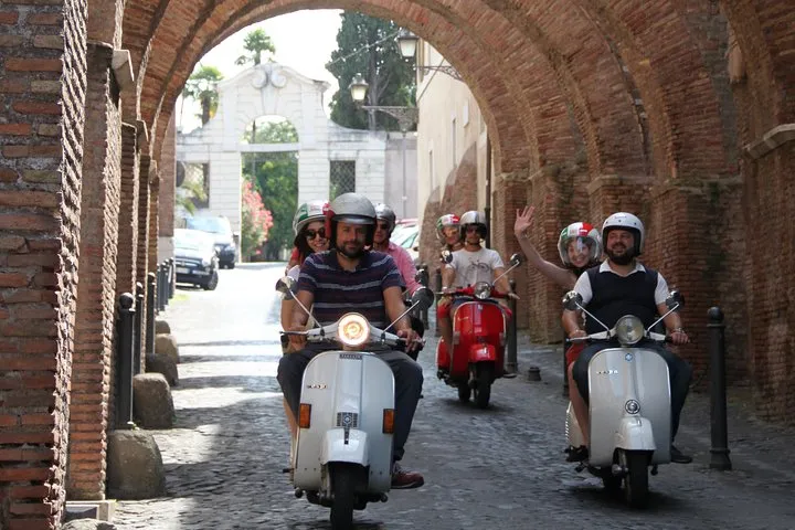 Rome Vespa Small Group Sightseeing Tour, 3 Hour Experience