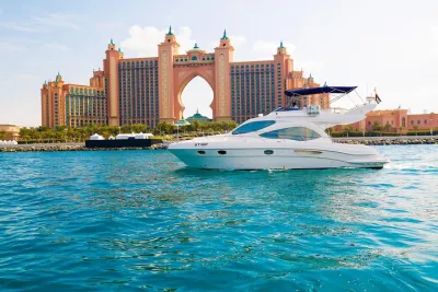 Luxury Yacht Cruise Dubai Marina Palm Jumeirah, Burj Al Arab, and Atlantis
