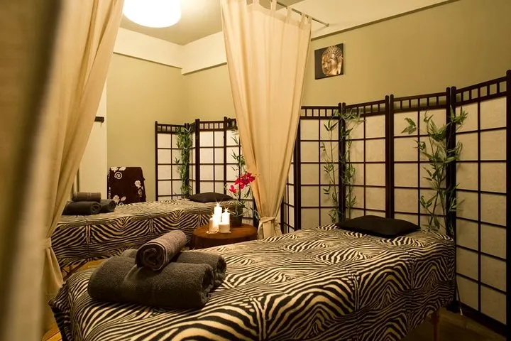 1-Hour Aromatherapy Massage plus 20-Minute Free Fish Pedi