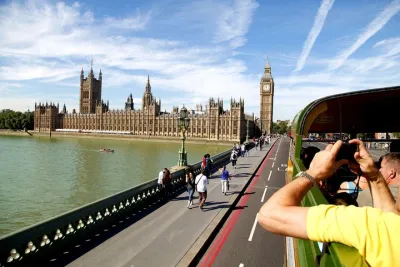 London Vintage Bus Tour Including River Thames Cruise with Optional Lunch