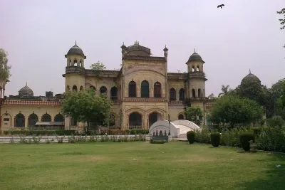 Wajid Ali Shah Walk through Kaiserbagh