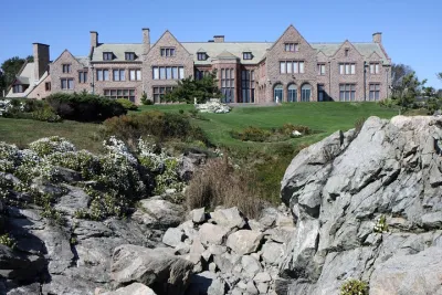 Private Day Trip From Boston to the Newport Mansions