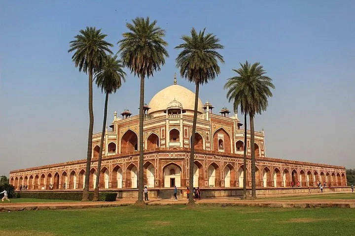 A history walk through the Humayun Tomb complex