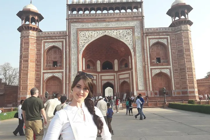 Taj Mahal & Agra fort with Local market on Tuk Tuk(Three wheeler)