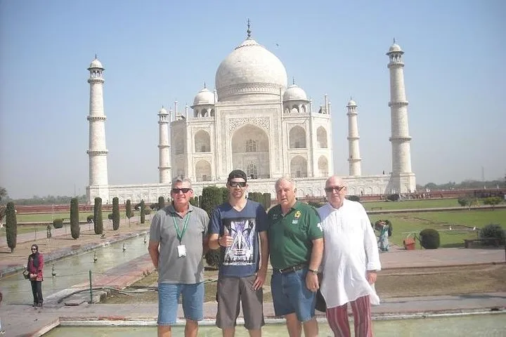 Private 02- Day Tajmahal Sunrise Tour By Flight From Chennai
