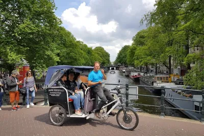 2.5 hours Amsterdam Pedicab Tour