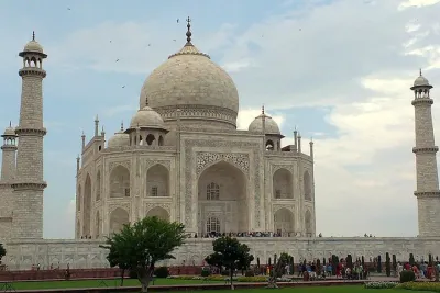 Private same day Taj Mahal tour for solo traveller