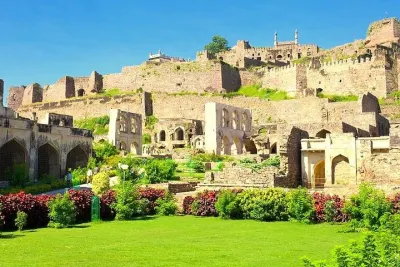 Private Half-Day Tour: Golconda Fort and Qutb Shahi Tombs from Hyderabad