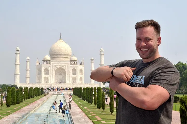 Private Tour of Taj Mahal from Delhi by Chauffeured Car
