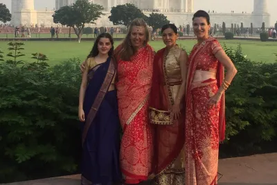 Explore History Of Agra and Taj Mahal With Guide