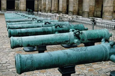 Skip the line Les Invalides War Museum Exclusive Guided Tour