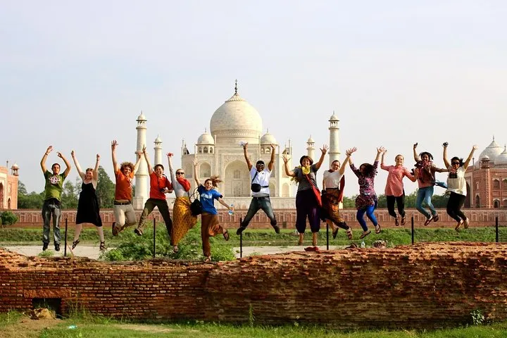 Taj Mahal Guided Tour From Delhi By Car