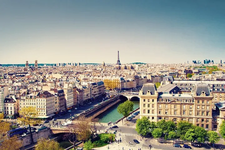 Paris Day Trip from Disneyland Paris Including Hop-On Hop-Off City Tour
