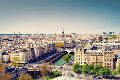 Paris Day Trip from Disneyland Paris Including Hop-On Hop-Off City Tour