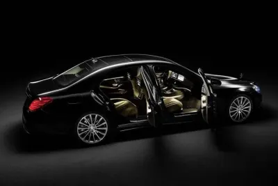 Luxury private Amsterdam Departure transfer to AMS Amsterdam Schiphol Airport