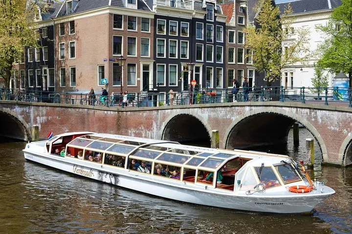 Sightseeing Tour in Amsterdam incl 2 museum tickets of your choice