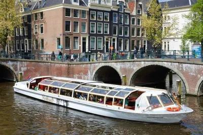 Sightseeing Tour in Amsterdam incl 2 museum tickets of your choice