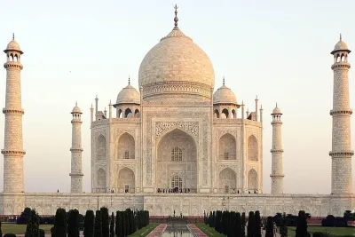Private tour to Agra with Taj Mahal & Agra Fort