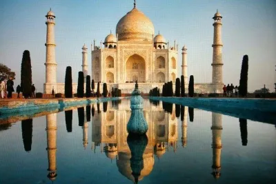 Private Day Trip to Taj Mahal by Car from Delhi