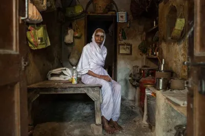 Visit to Death Hotel in Varanasi