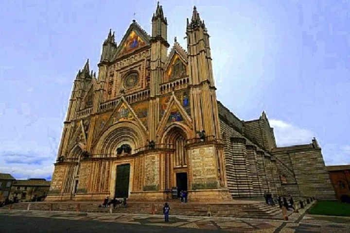 Florence to Rome luxury transfer with Assisi & Orvieto tour and light lunch