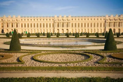 Versailles Bike Tour with Palace Entry by Train from Paris