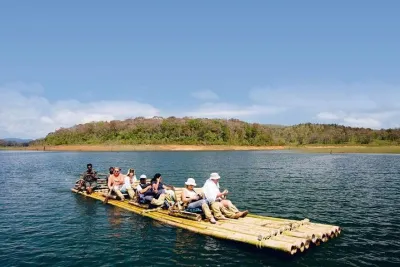 Best of Kerala 4 Days Private Tour from Munnar with Thekkady & Houseboat