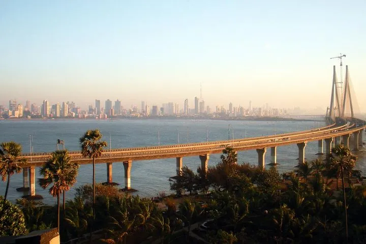 Mumbai Private Walking Tour with a Local