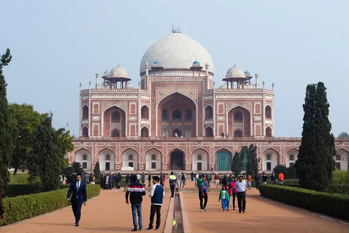 New Delhi Private Walking Tour with a Local