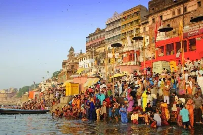 3-Day Delhi & Varanasi Tour by Express Train with Guide