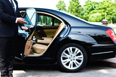 Paris Private Transfer: One-Way City Ride