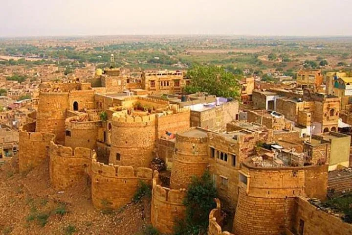 Private Transfer From Udaipur To Jaisalmer