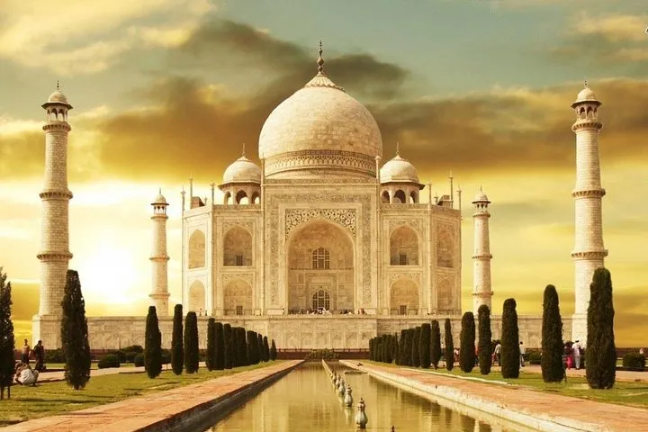 Sunrise tour of Taj Mahal from New Delhi