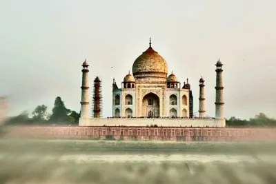 A splendid Day Trip of Tazmahal And Agra fort