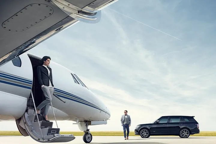Private Luxury Range Rover Arrival Transfer: Heathrow Airport to Central London