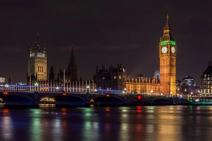 Explore Vibrant London: Self-Guided Audio Tour
